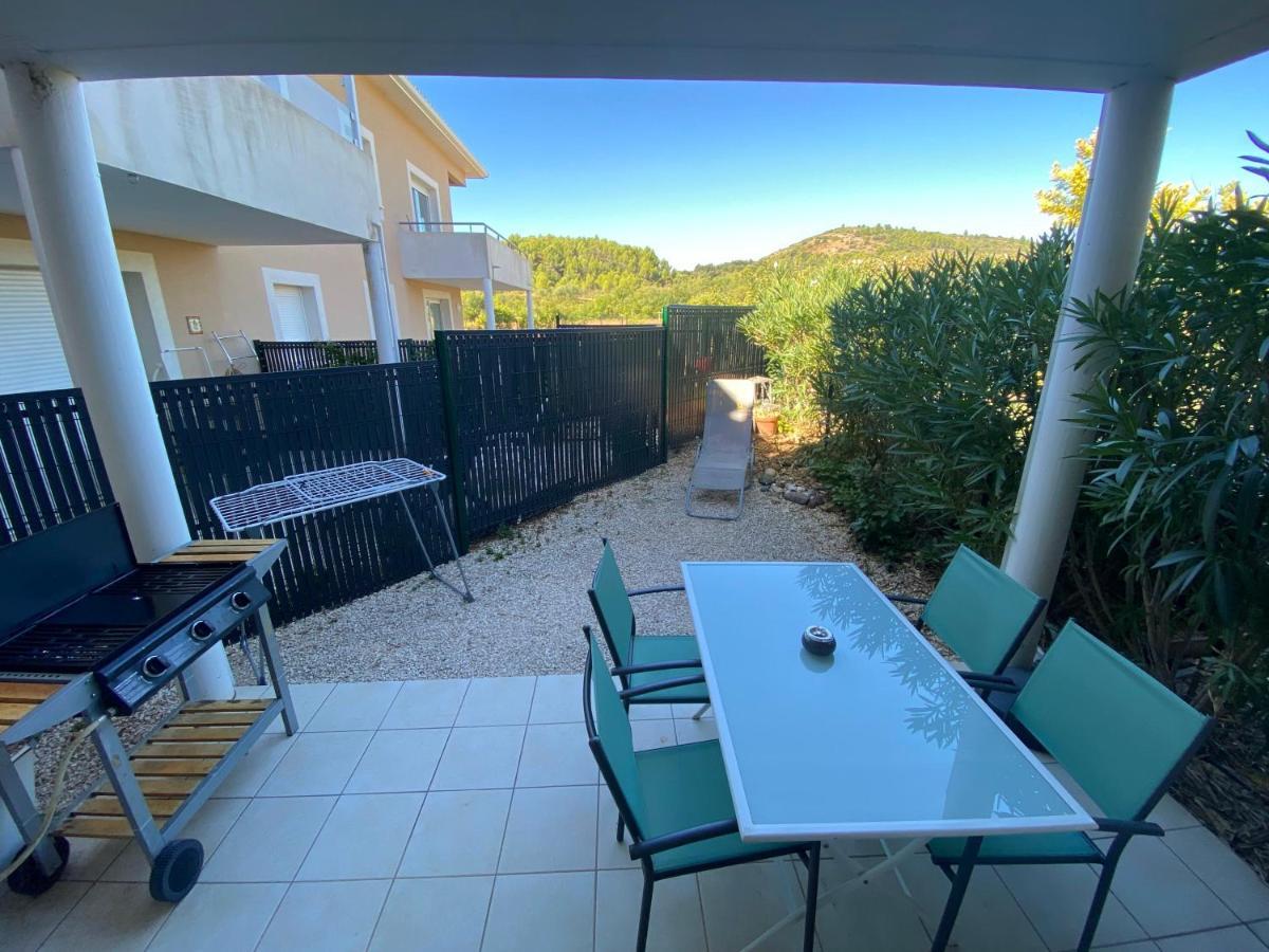 Appartement Entre Lac Et Mer Avec Piscine Péret Exterior foto